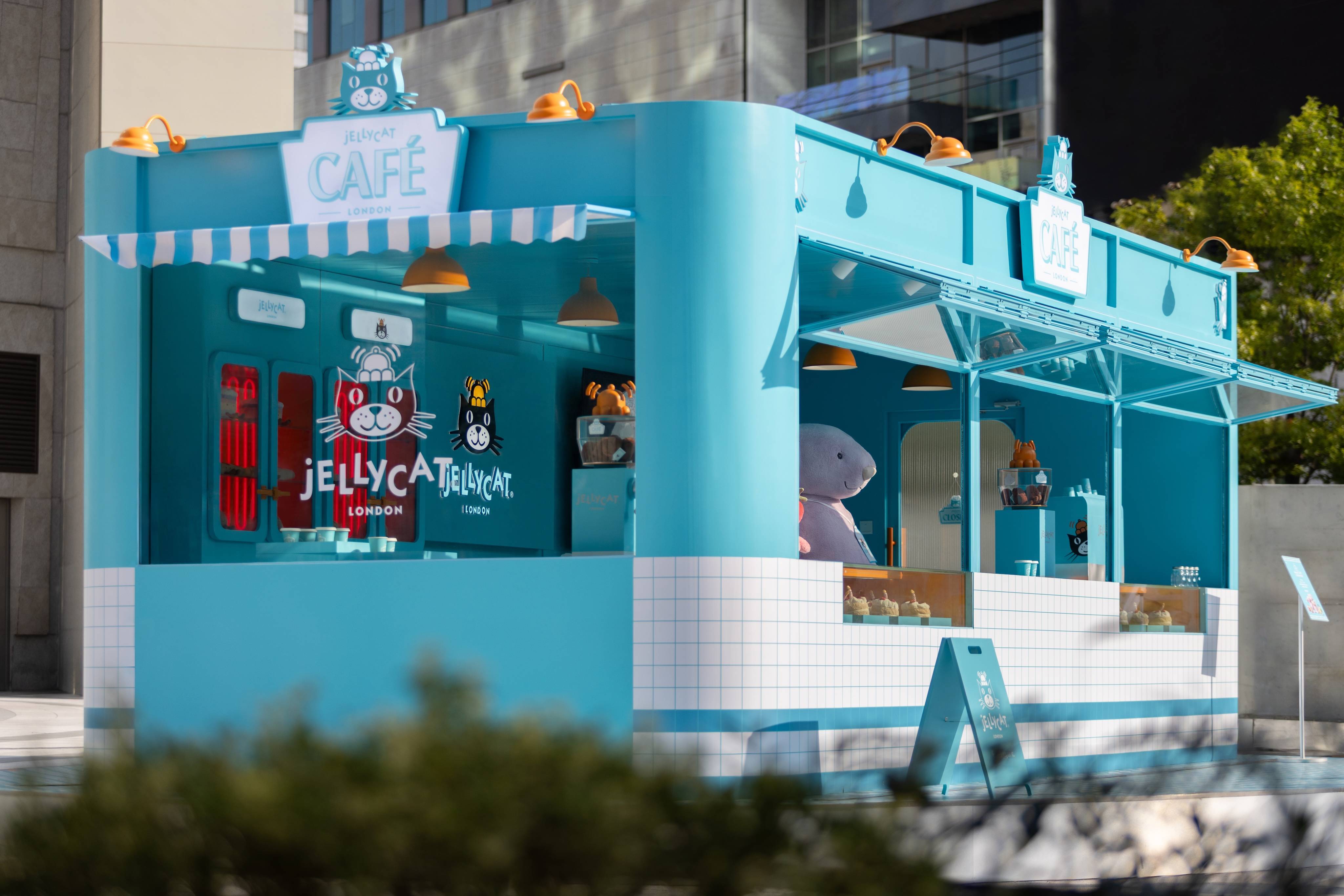 Jellycat CAFÉ登陆上海BALENCIAGA全新香水致敬经典｜是日美好